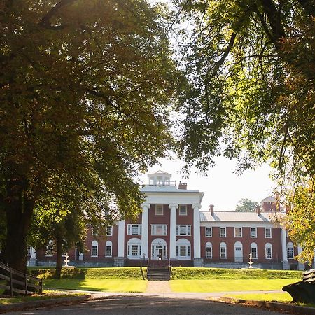 The Blackburn Inn And Conference Center Staunton Esterno foto