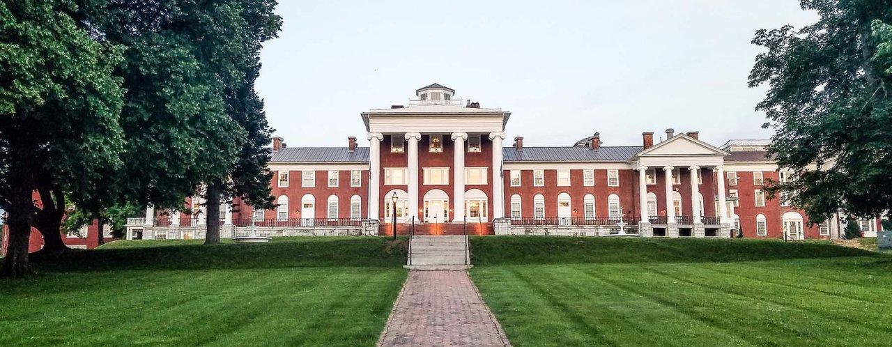 The Blackburn Inn And Conference Center Staunton Esterno foto