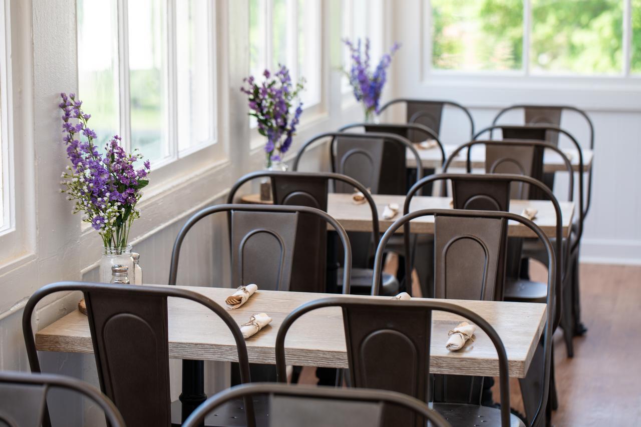 The Blackburn Inn And Conference Center Staunton Esterno foto